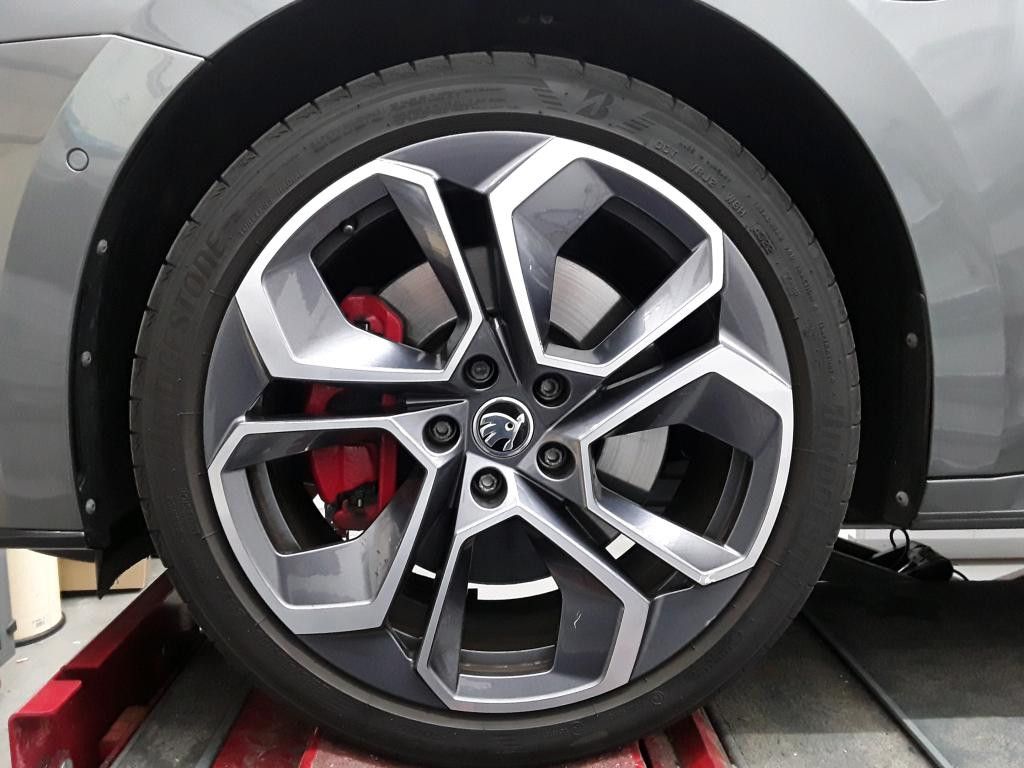 Skoda Octavia Combi 1.4 TSI iV RS LED NAVI PANO KAMERA