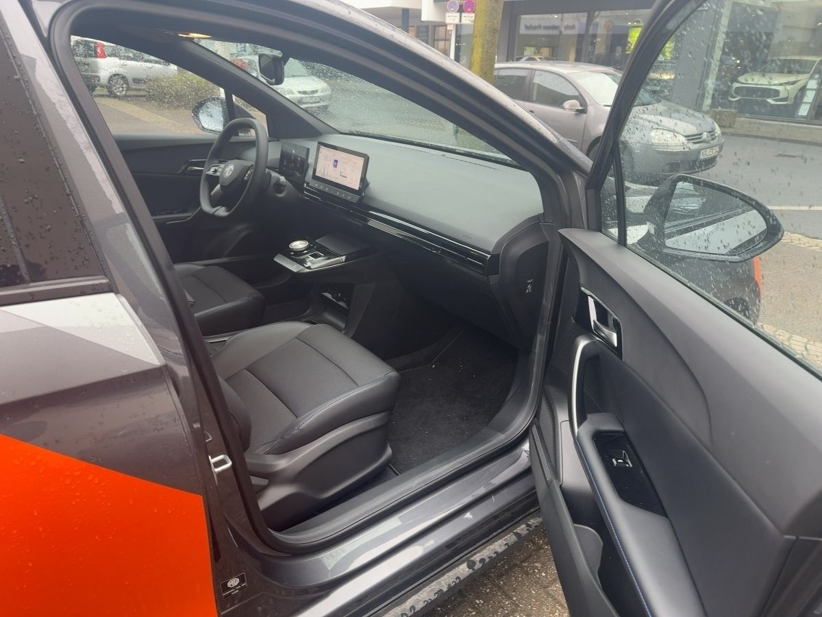 MG 4 Luxury 64 kWh / Navi / Kamera