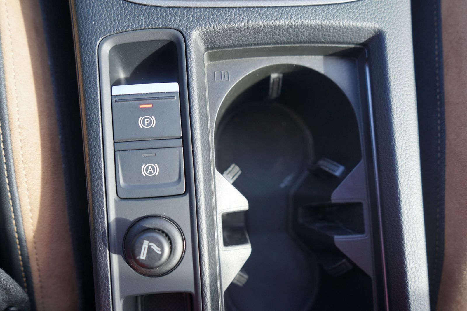Audi Q3 35 2.0 TDI quattro S line - Samsaru's Car Outlet