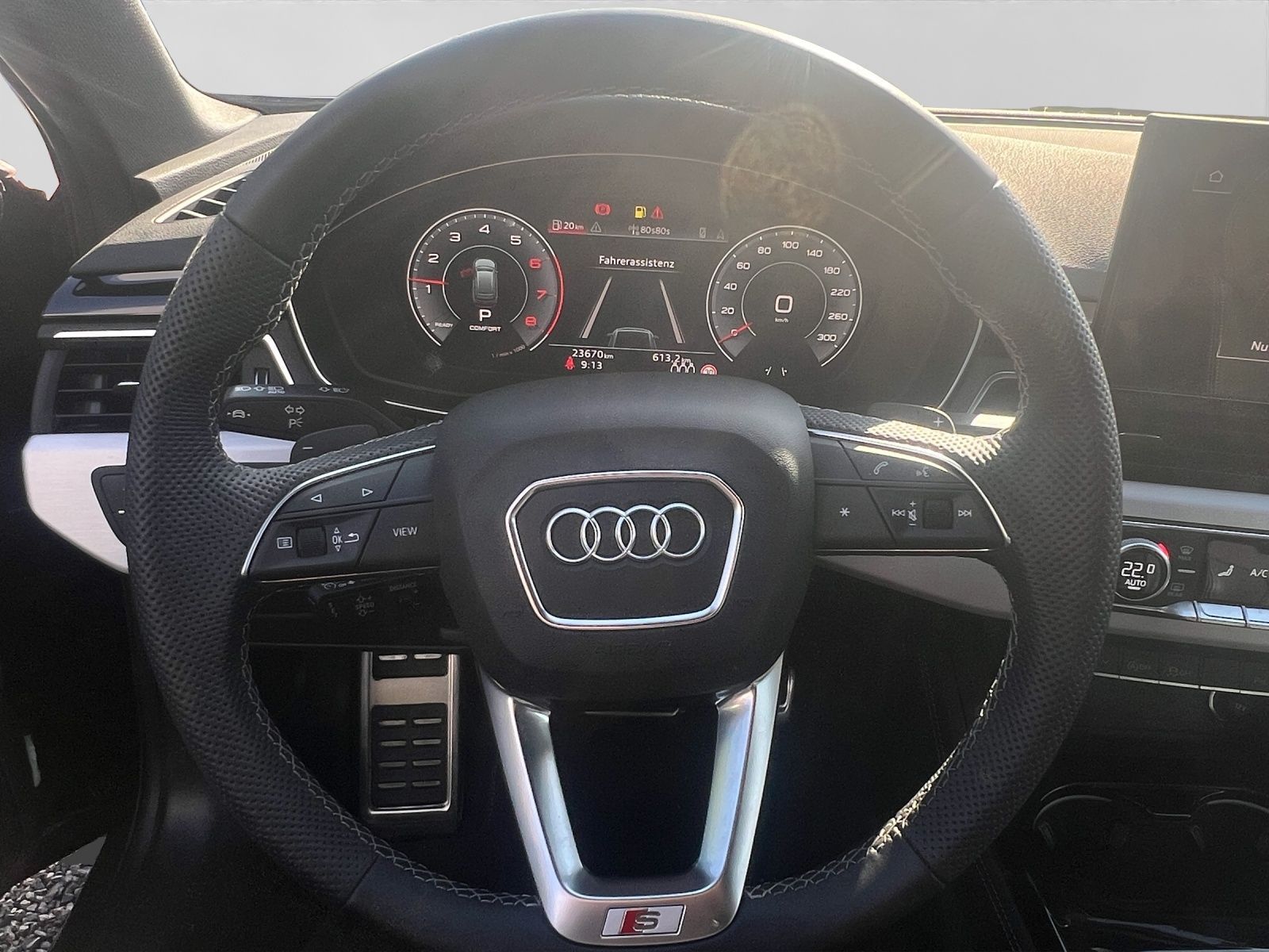 Audi A4 Avant 40 TFSI Q 2x S LINE AHK LM19 MATRIX-LED