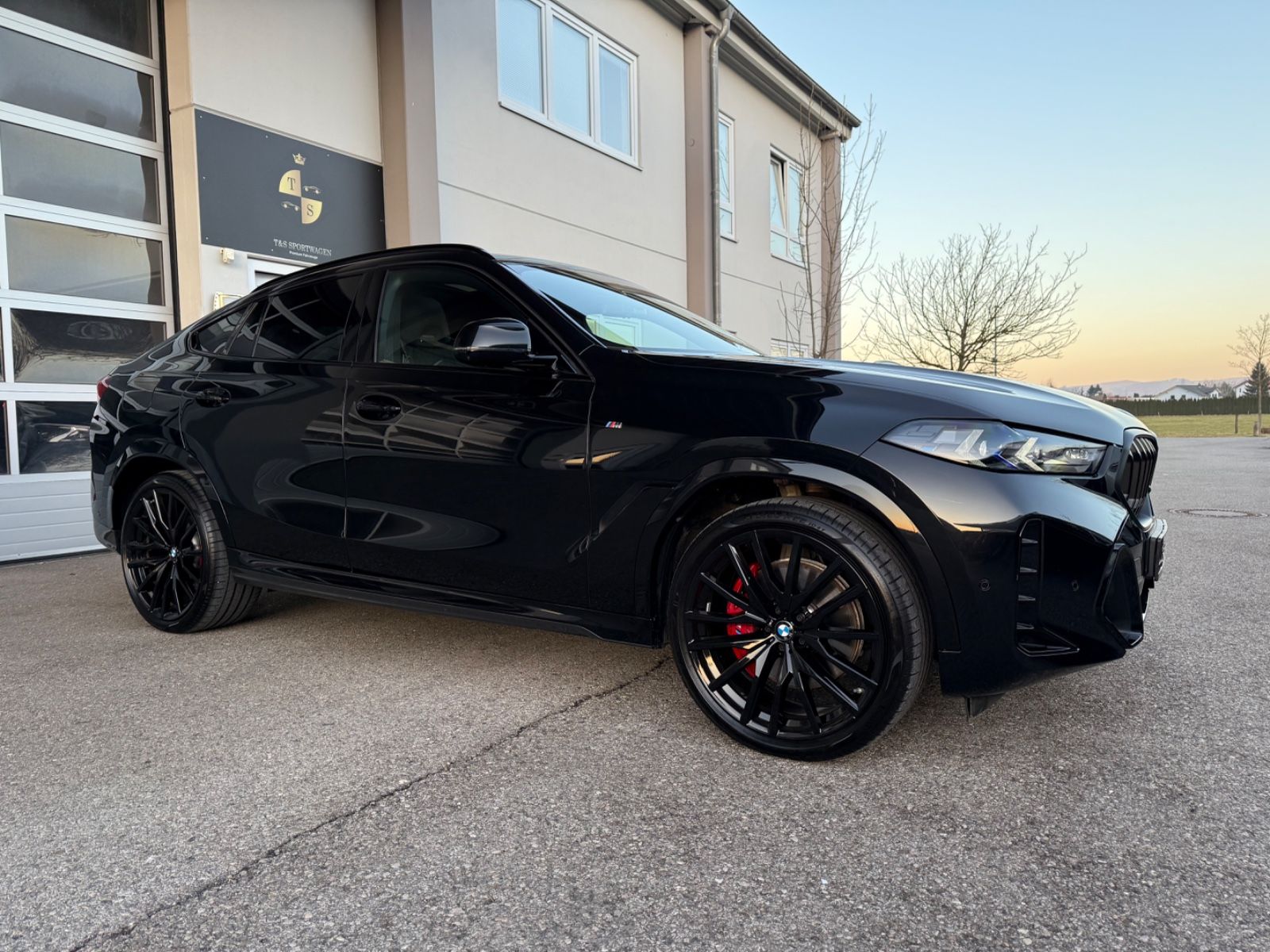 BMW X6 40 i xDrive M Sport - Samsaru's Car Outlet