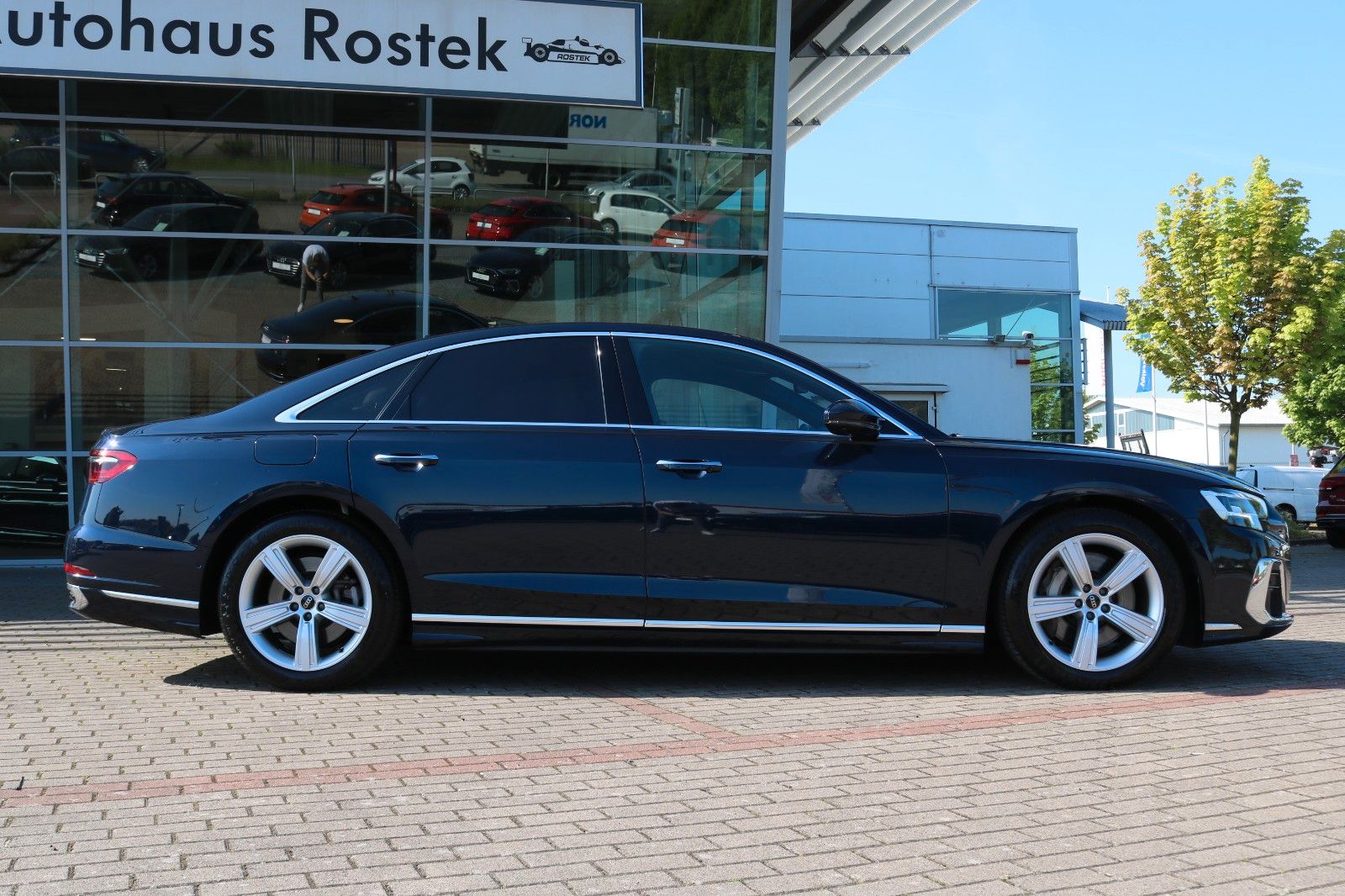Audi A8 55 TFSI quattro - Samsaru's Car Outlet
