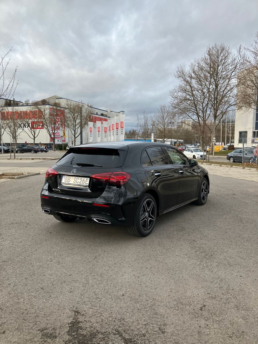 Mercedes-Benz A 250 e AMG LINE - Samsaru's Car Outlet
