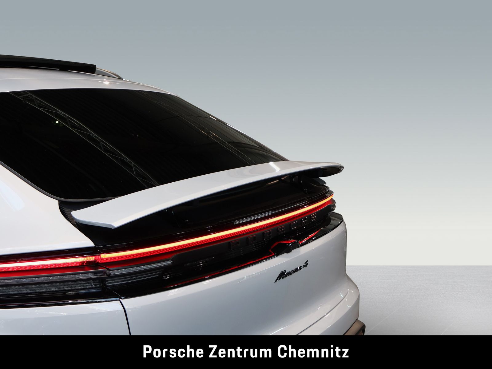 Porsche Macan 4 Electric BEV!;Pano;Luft;BOSE