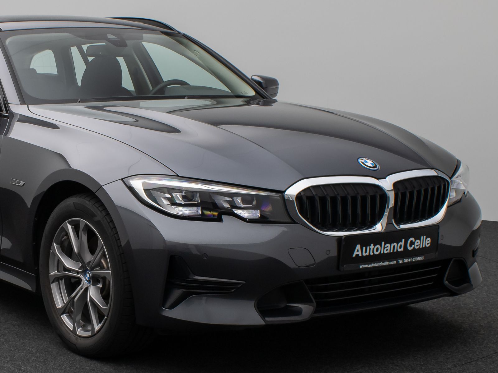 BMW 320e Sport Line - Samsaru's Car Outlet