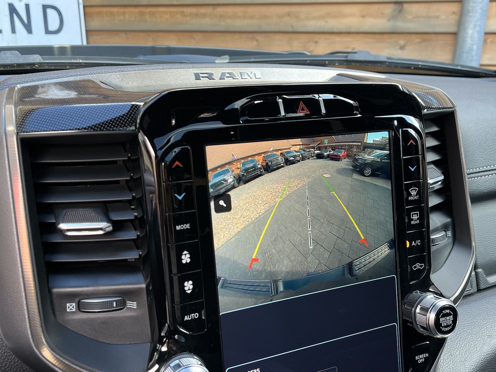 Dodge RAM 1500 SPORT 5,7L Pano 4x4 LPG 12´´ Navi AHK