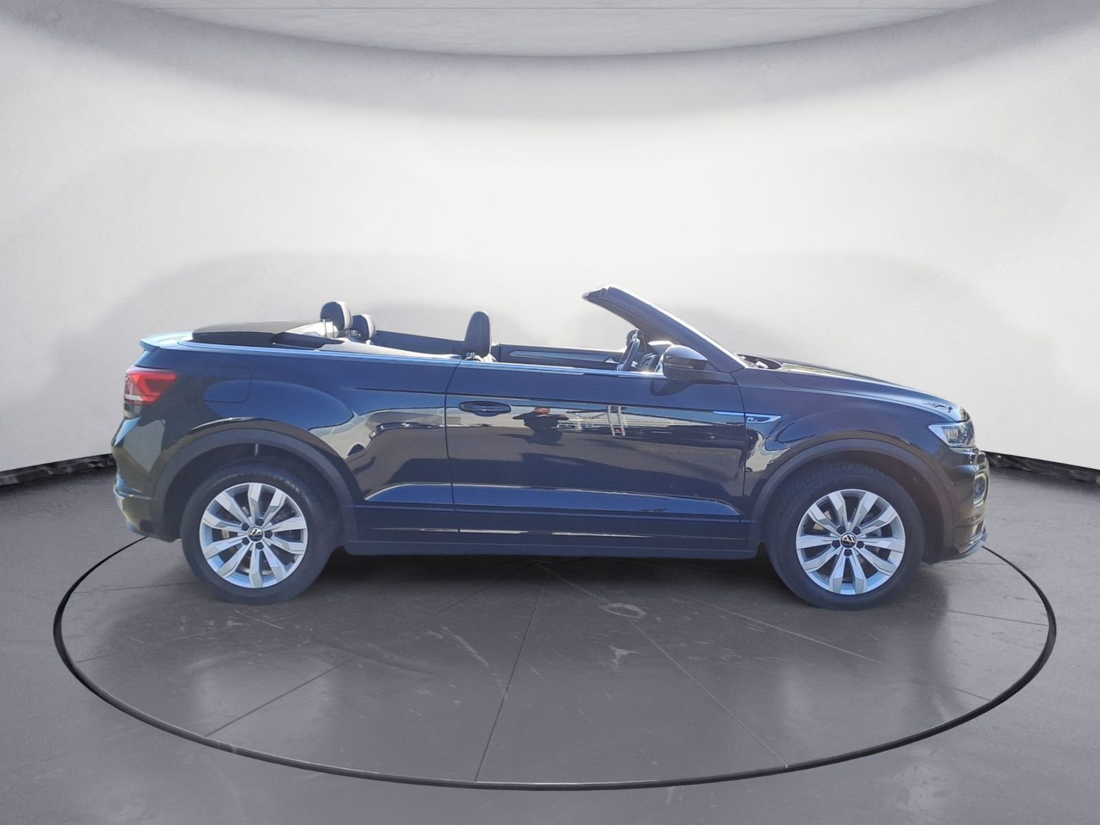 Volkswagen T-Roc R-Line - Samsaru's Car Outlet
