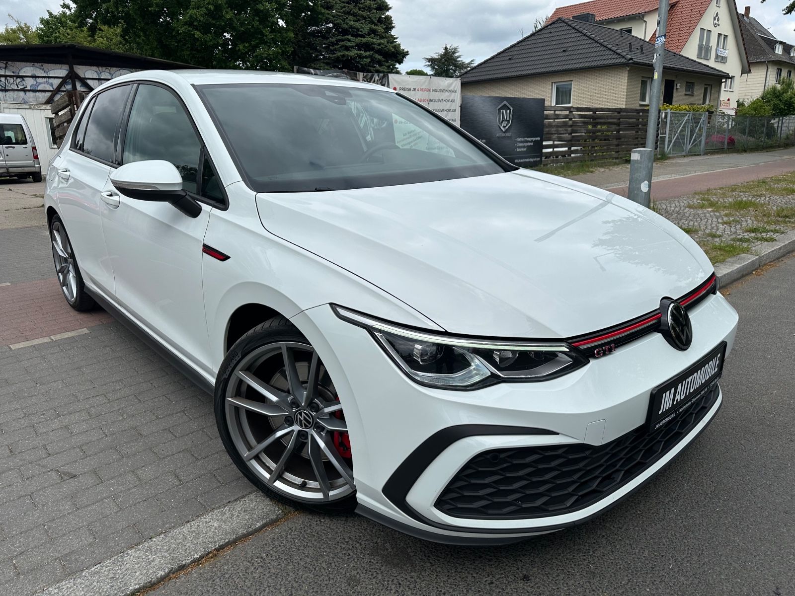 Volkswagen Golf VIII GTI - Samsaru's Car Outlet