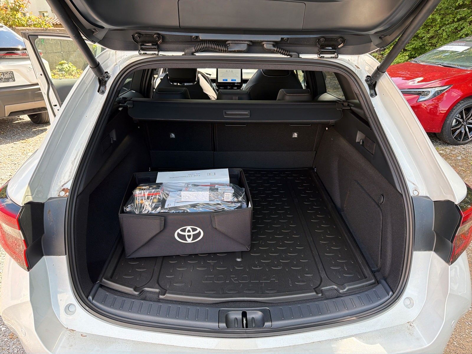 Toyota Corolla 2.0l Lounge | Schiebedach | HUD | Matrix