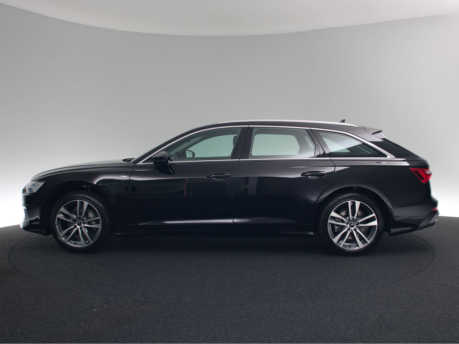 Audi A6 Avant 45 TDI quattro S line - Samsaru's Car Outlet
