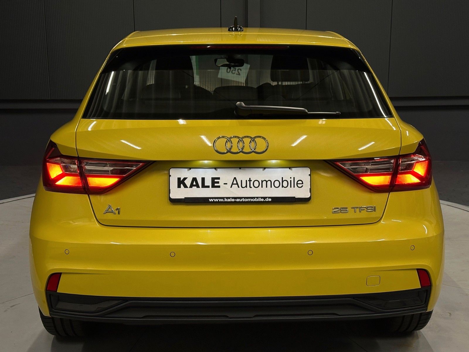 Audi A1 Sportback 25 TFSI advanced - Samsaru's Car Outlet