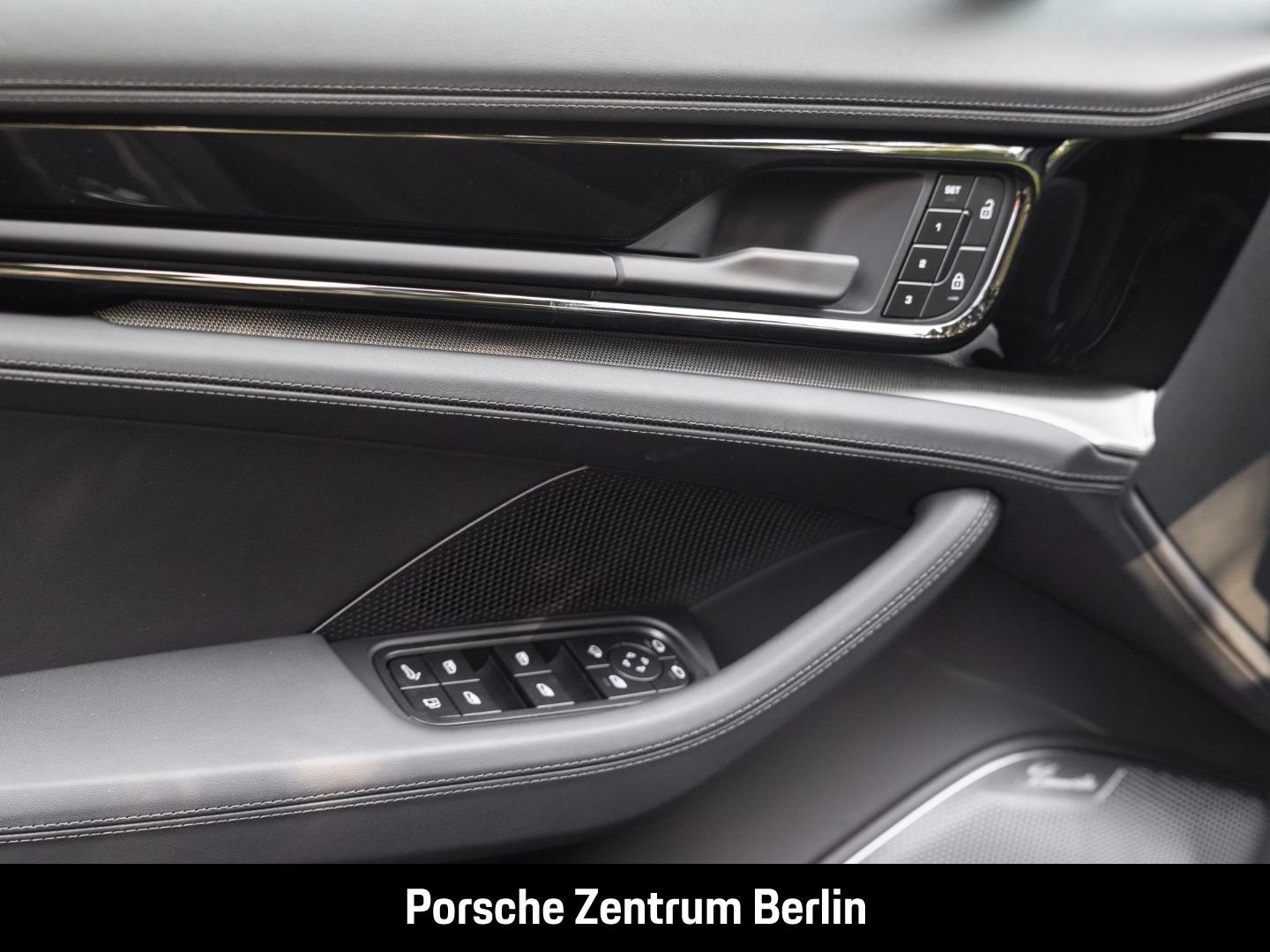 Porsche Panamera 4S E-Hybrid Surround-View Sportabgas