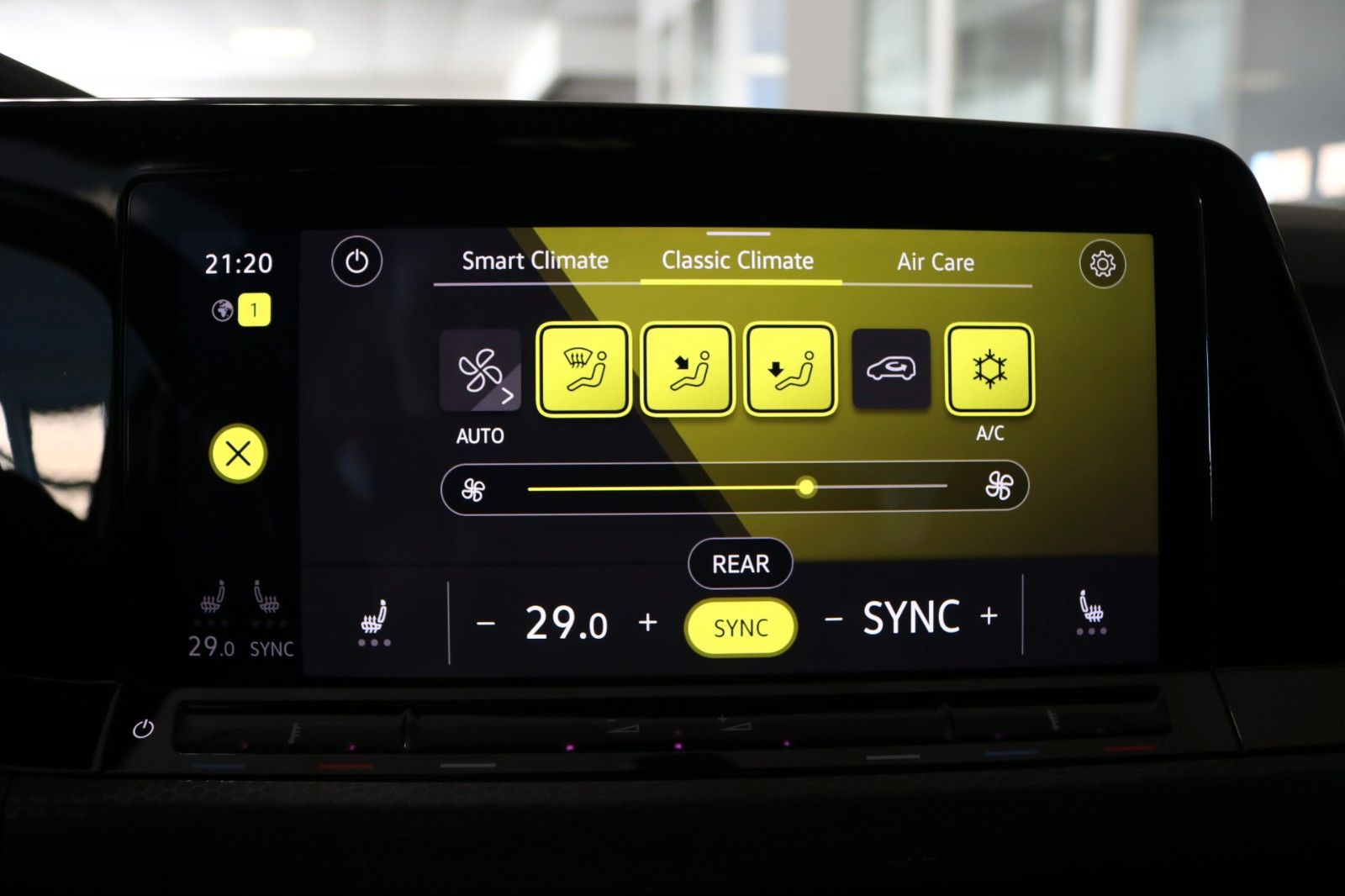 Volkswagen Golf VIII GTD AHK HUD STHZ Matrix Pano Kamera