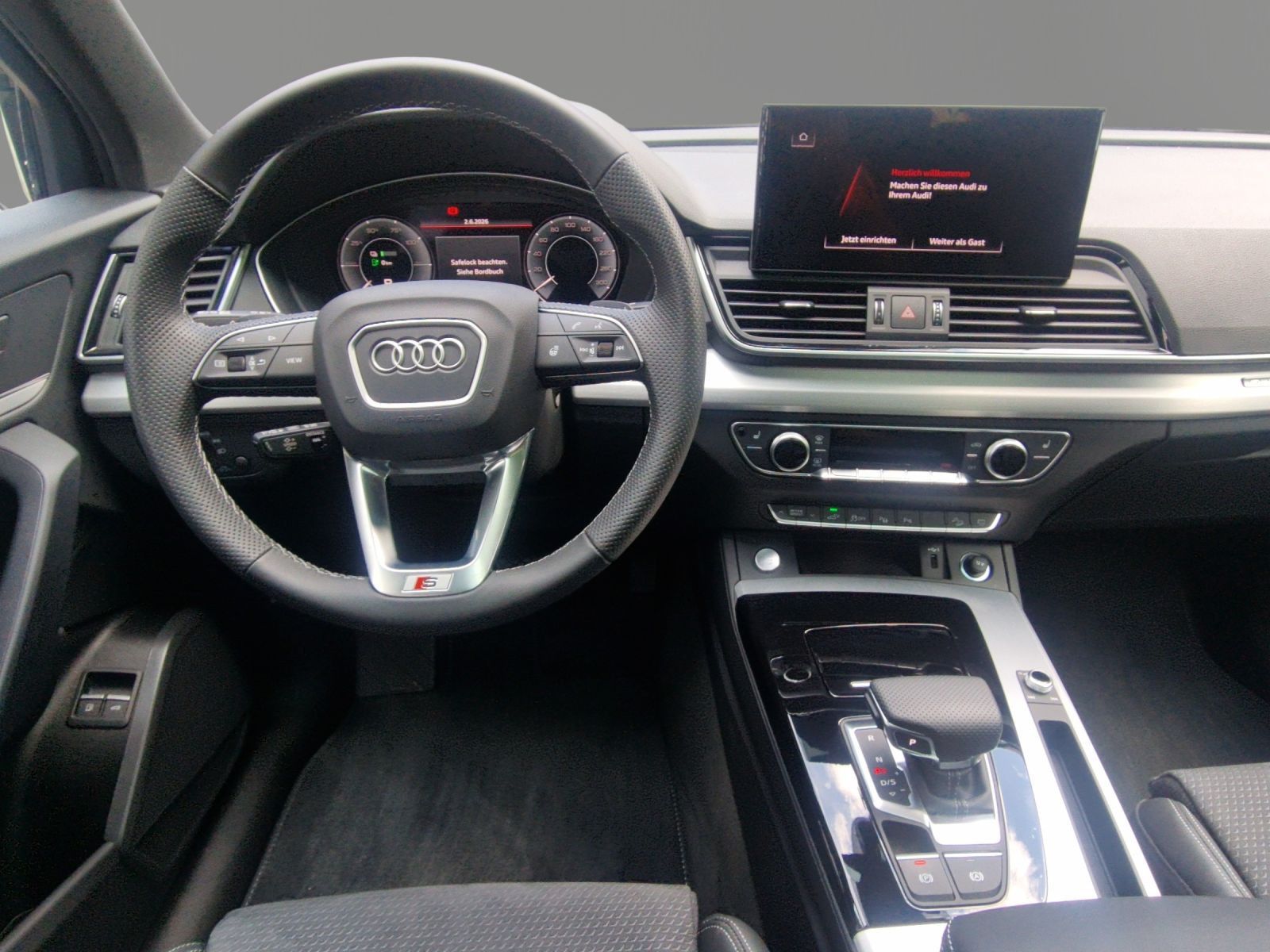 Audi Q5 S-Line Black 55 TFSI e qu 21 AHK PANO 5J.GAR.