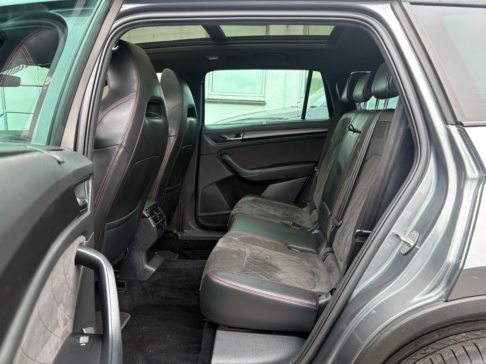 Skoda Kodiaq 2.0 TSI DSG RS 4x4 AHK PANO 360°KAM LHZ