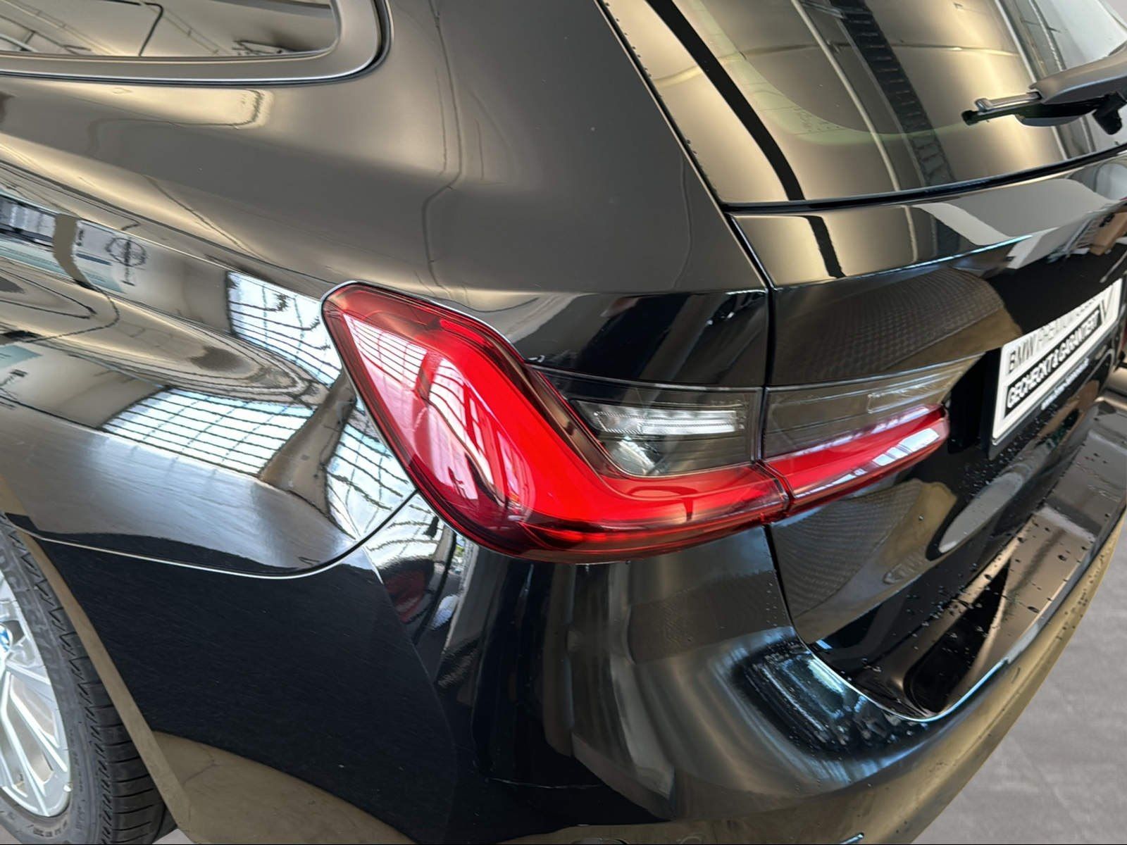 BMW 320e Touring - Samsaru's Car Outlet