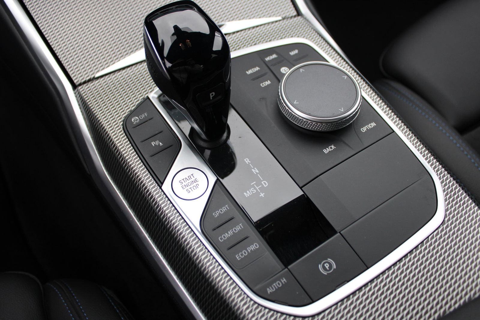 BMW 320d xDrive A M Sport HiFi DAB WLAN Komfortzg.