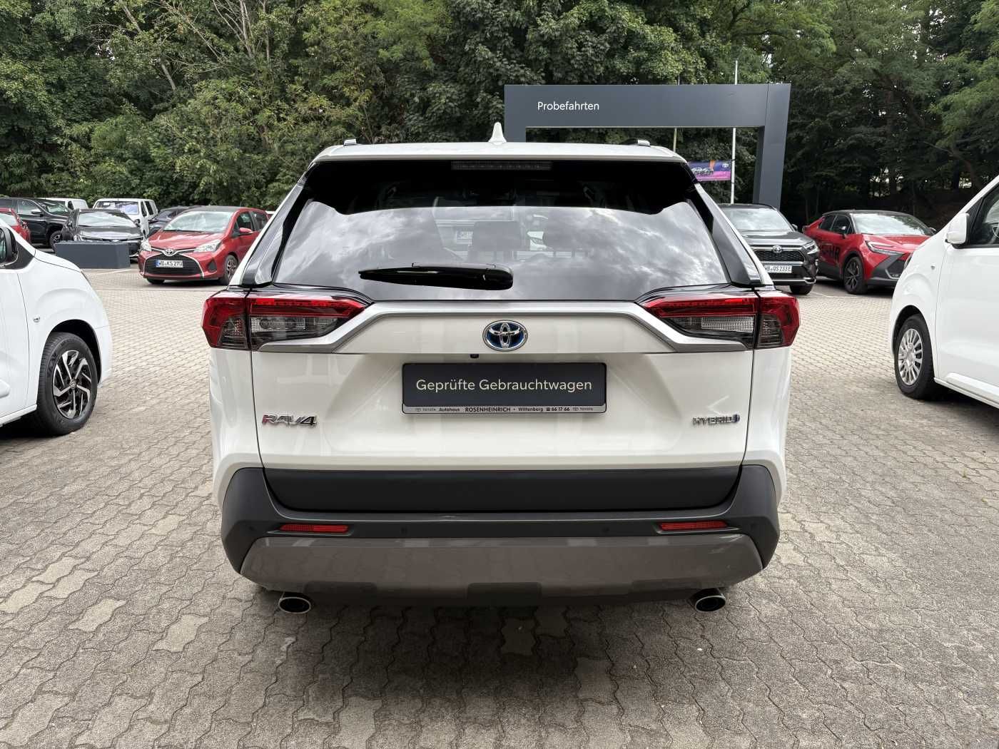 Toyota RAV4 Hybrid - Samsaru's Car Outlet