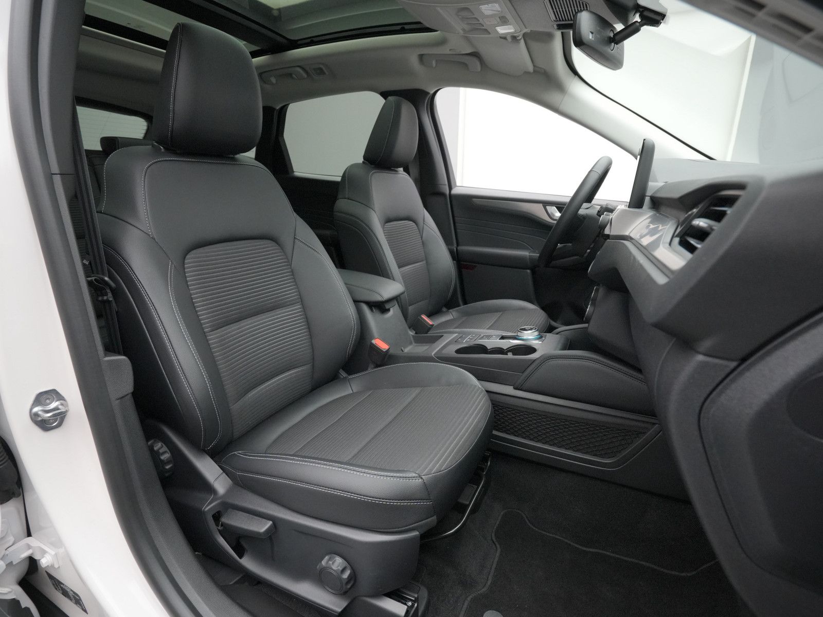 Ford Kuga Titanium X 225PS Plug-in-Hybrid Aut. - Samsaru's Car Outlet