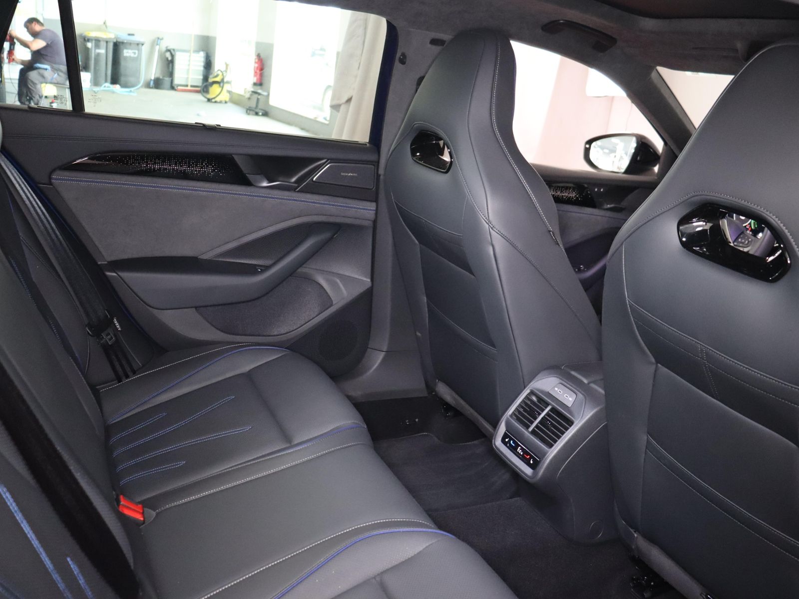 Volkswagen Passat Variant R-Line 1.5TSI e-Hybrid 398,-ohne