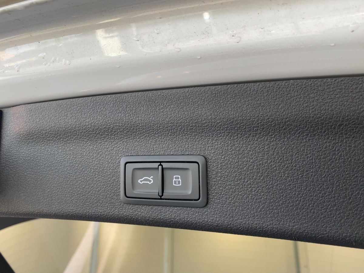 Audi A6 Avant 55 TFSI e Quattro S-Line+Navi+Matrix+Ah