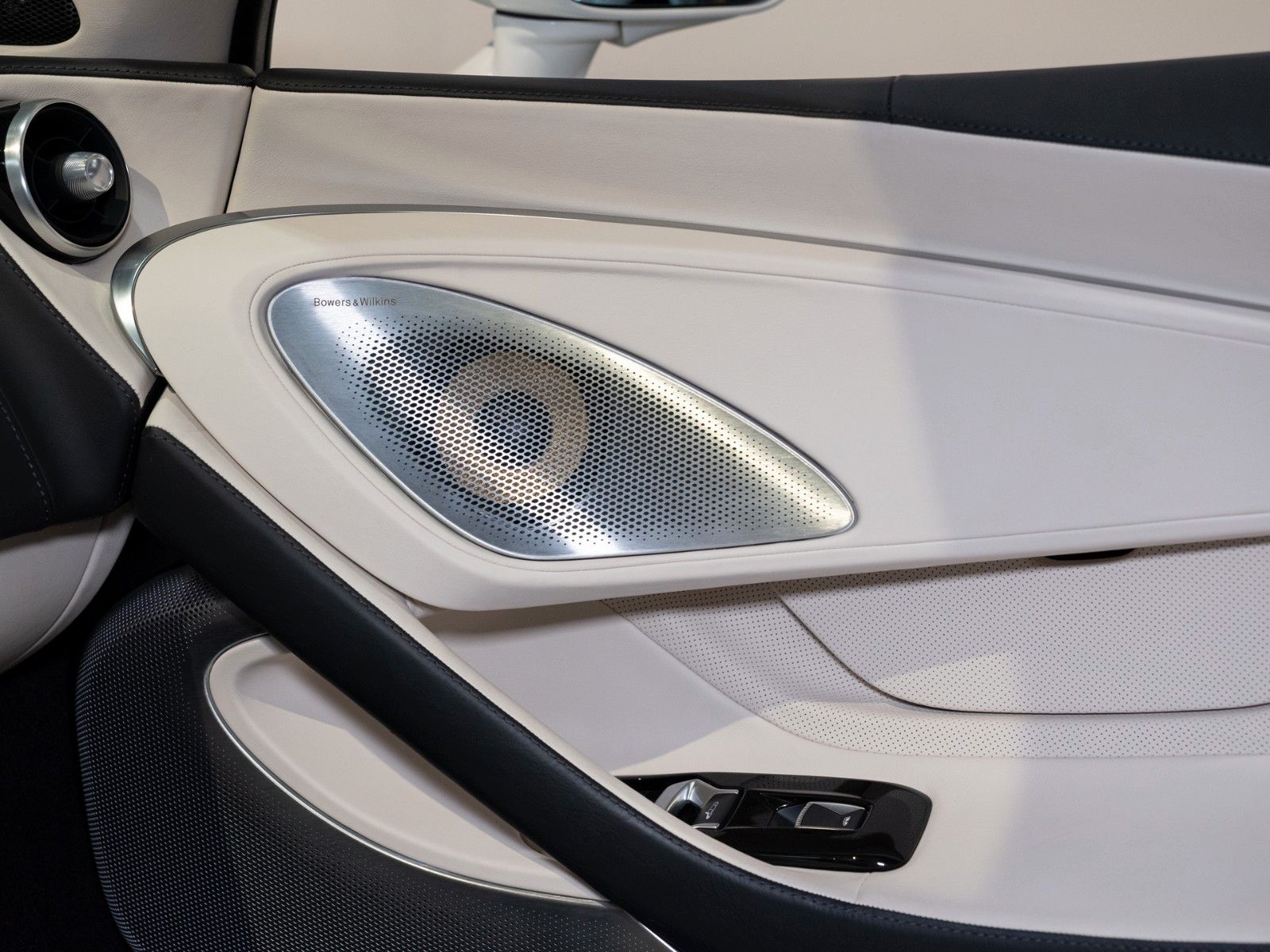 McLaren GT | Luxe | MSO Electrochromic Roof