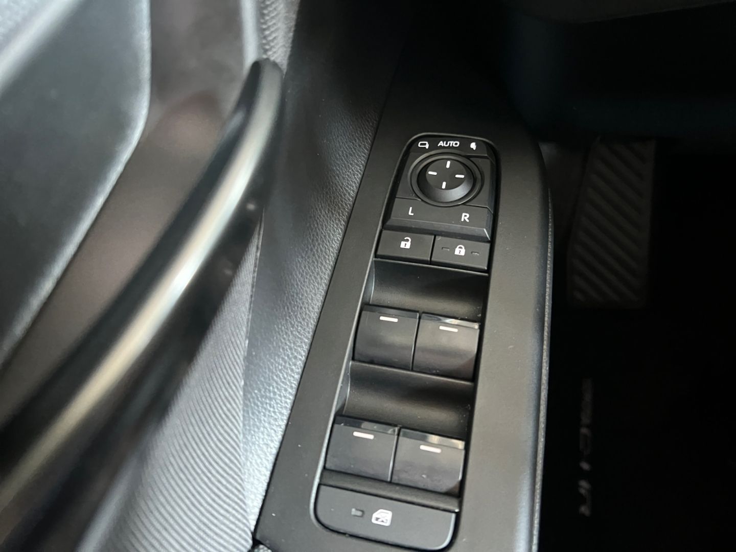 Toyota C-HR 1.8 Hybrid Team D *LED*el. Heck*SHZ*CAM*ACC
