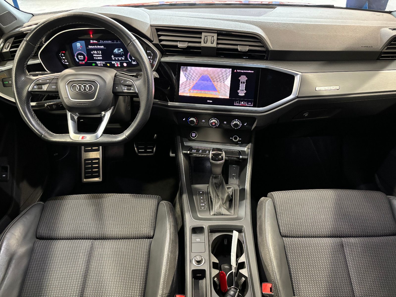 Audi Q3 Sb. 40 TFSI quattro S LINE - Samsaru's Car Outlet