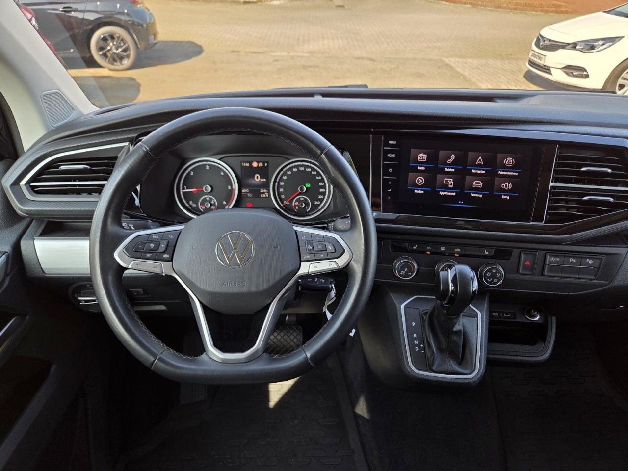 Volkswagen T6.1 TDI Multivan Comfortline - Samsaru's Car Outlet