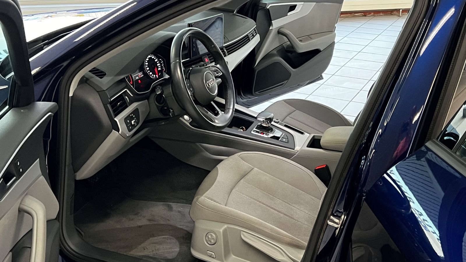 Audi A4 Avant 35 TDI advanced - Samsaru's Car Outlet