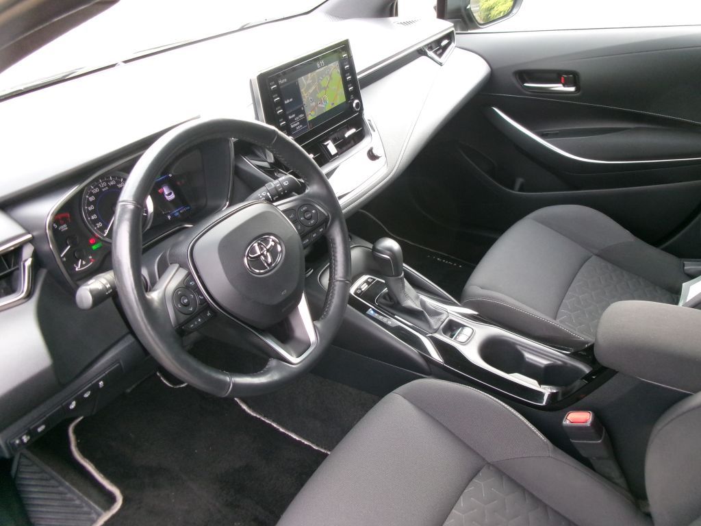 Toyota Corolla 1.8 Hybrid TS Comfort - Samsaru's Car Outlet