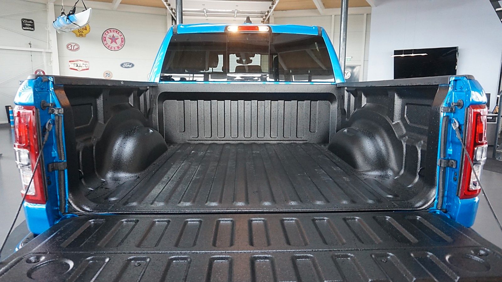 Dodge RAM 1500 HEMI 5.7l Crew-Cab*4x4*Navi*Alu20*AHK