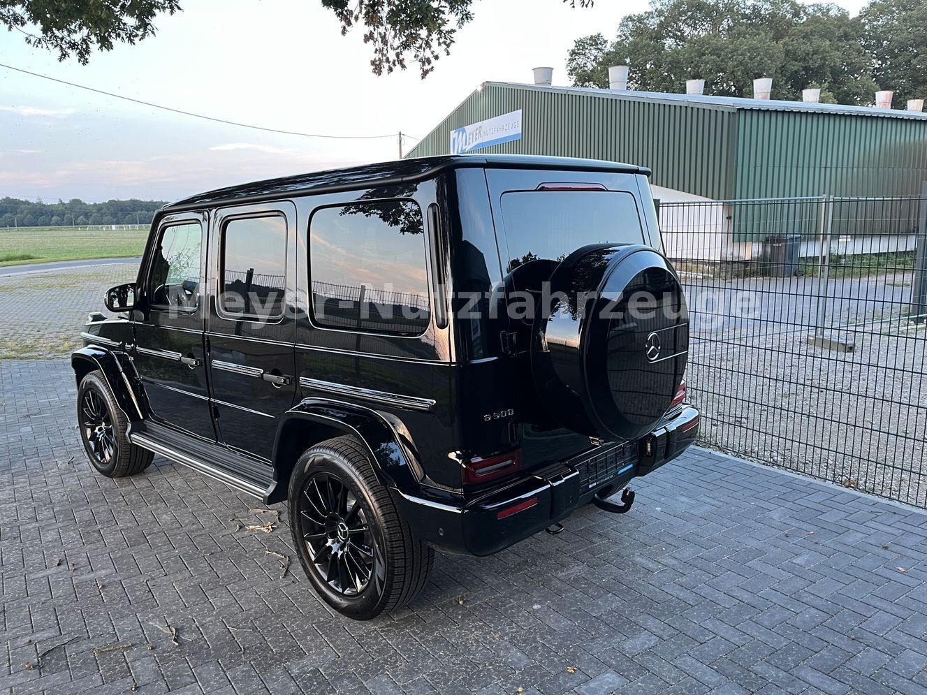 Mercedes-Benz G500 Designo - Samsaru's Car Outlet