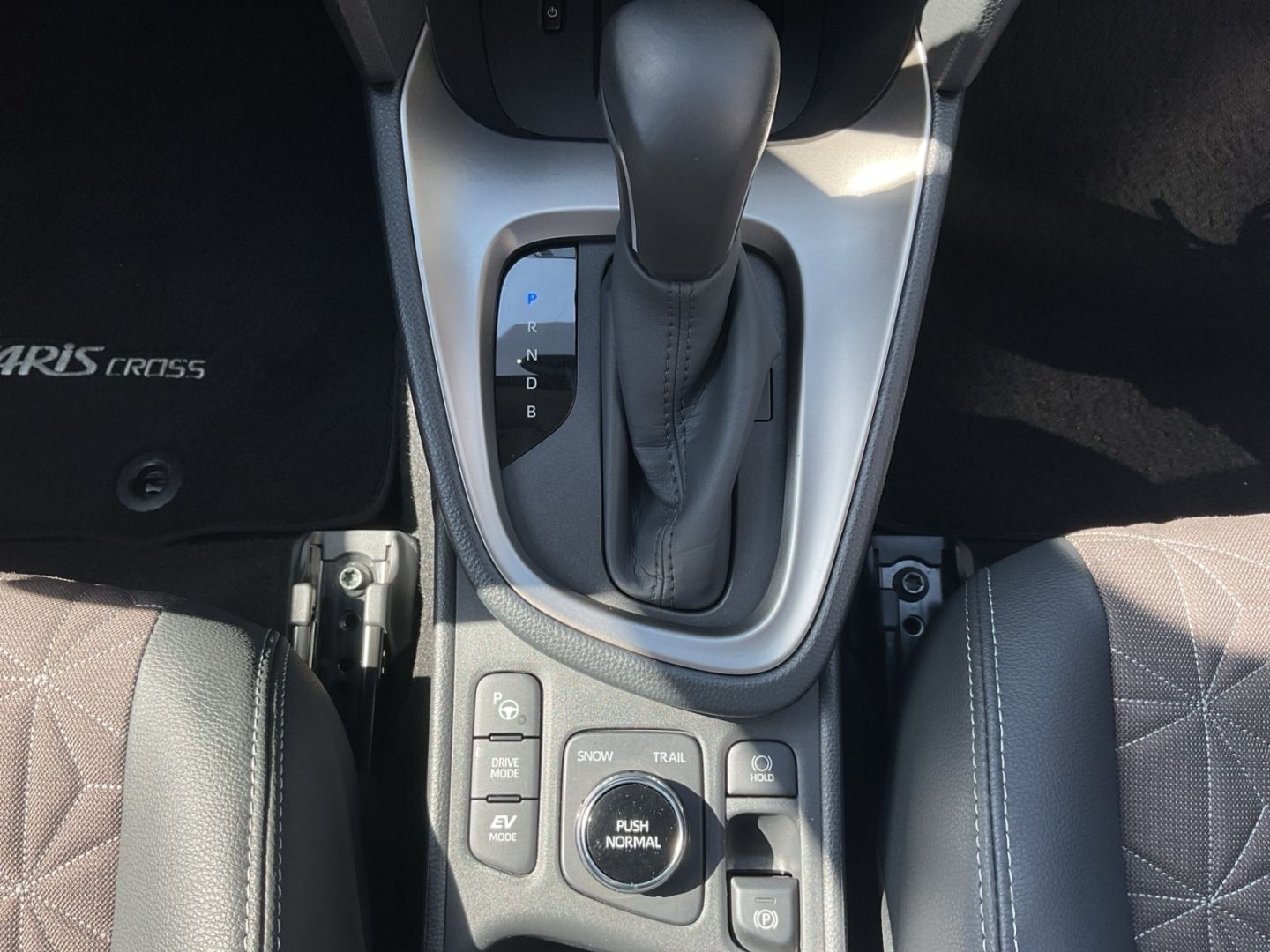 Toyota Yaris Cross Hybrid 1.5 AWD-i Elegant *Matrix*360