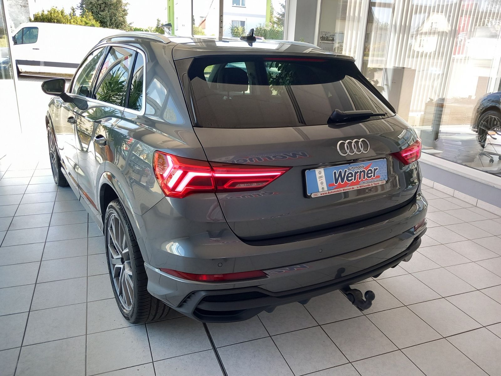 Audi Q3 S line 40 TDI quattro - Samsaru's Car Outlet