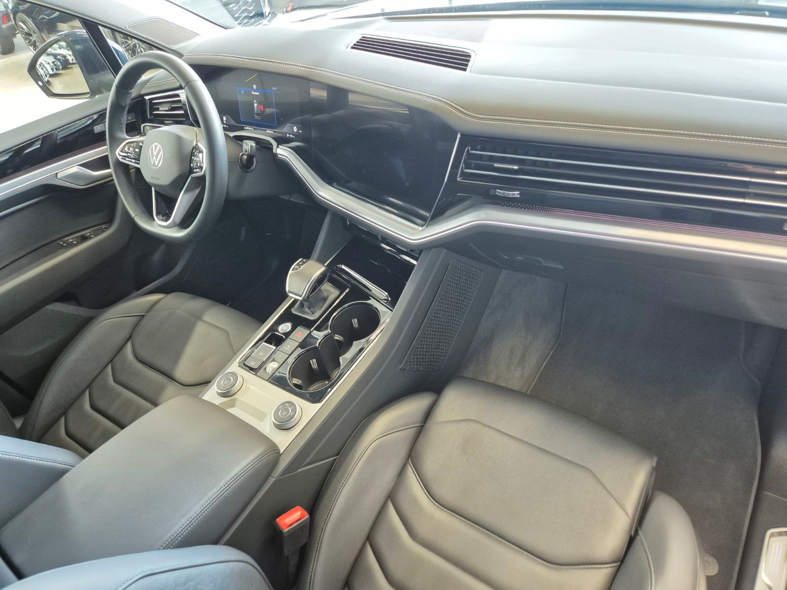Volkswagen TOUAREG 3.0TSI ELEGANCE 4M eHYBRID - Samsaru's Car Outlet