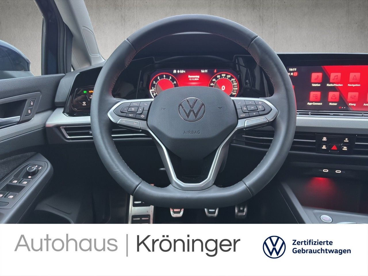 Volkswagen Golf VIII MOVE 1.5 TSI - Samsaru's Car Outlet