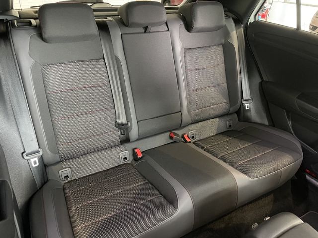Volkswagen T-Roc 1.5 DSG Sport R-Line - Samsaru's Car Outlet