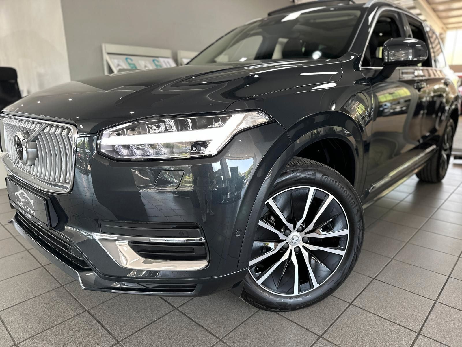 Volvo XC90 T8 Plug-In Hybrid - Samsaru's Car Outlet