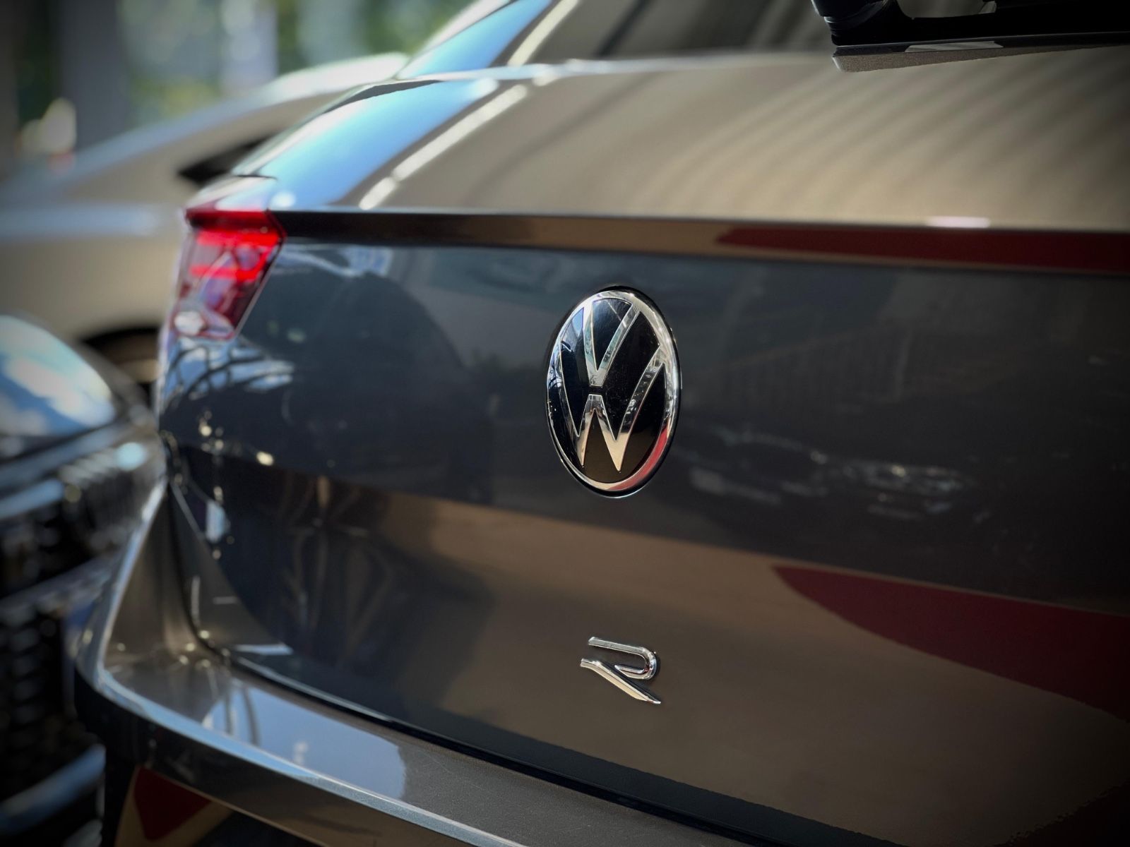Volkswagen T-Roc R 4Motion - Samsaru's Car Outlet