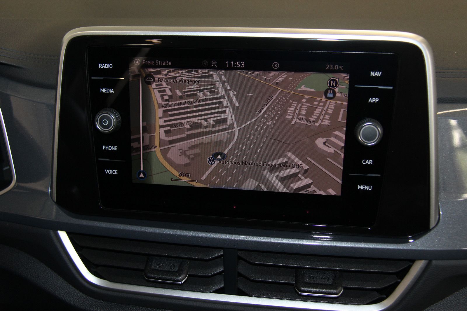 Volkswagen T-Roc Style 1.5 TSI DSG - Samsaru's Car Outlet