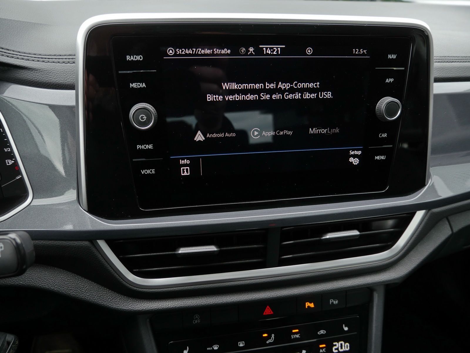 Volkswagen T-Roc Style 1.0 TSI - Samsaru's Car Outlet