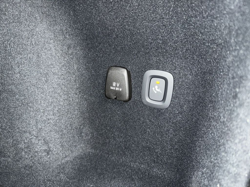 Volvo V60 T8 Ultra Dark Recharge Plug-In Hybrid AWD