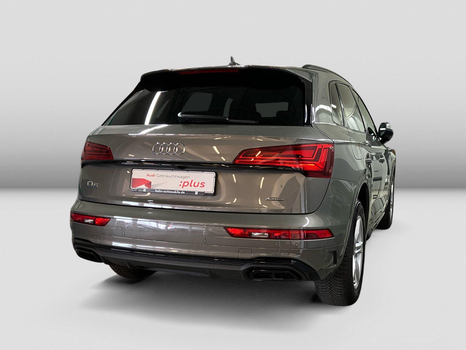 Audi Q5 40 TDI quattro S line - Samsaru's Car Outlet