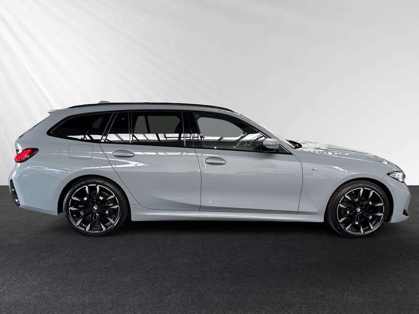 BMW 320d xDrive Touring Inkl. € 1.190 Zubehörbonus*