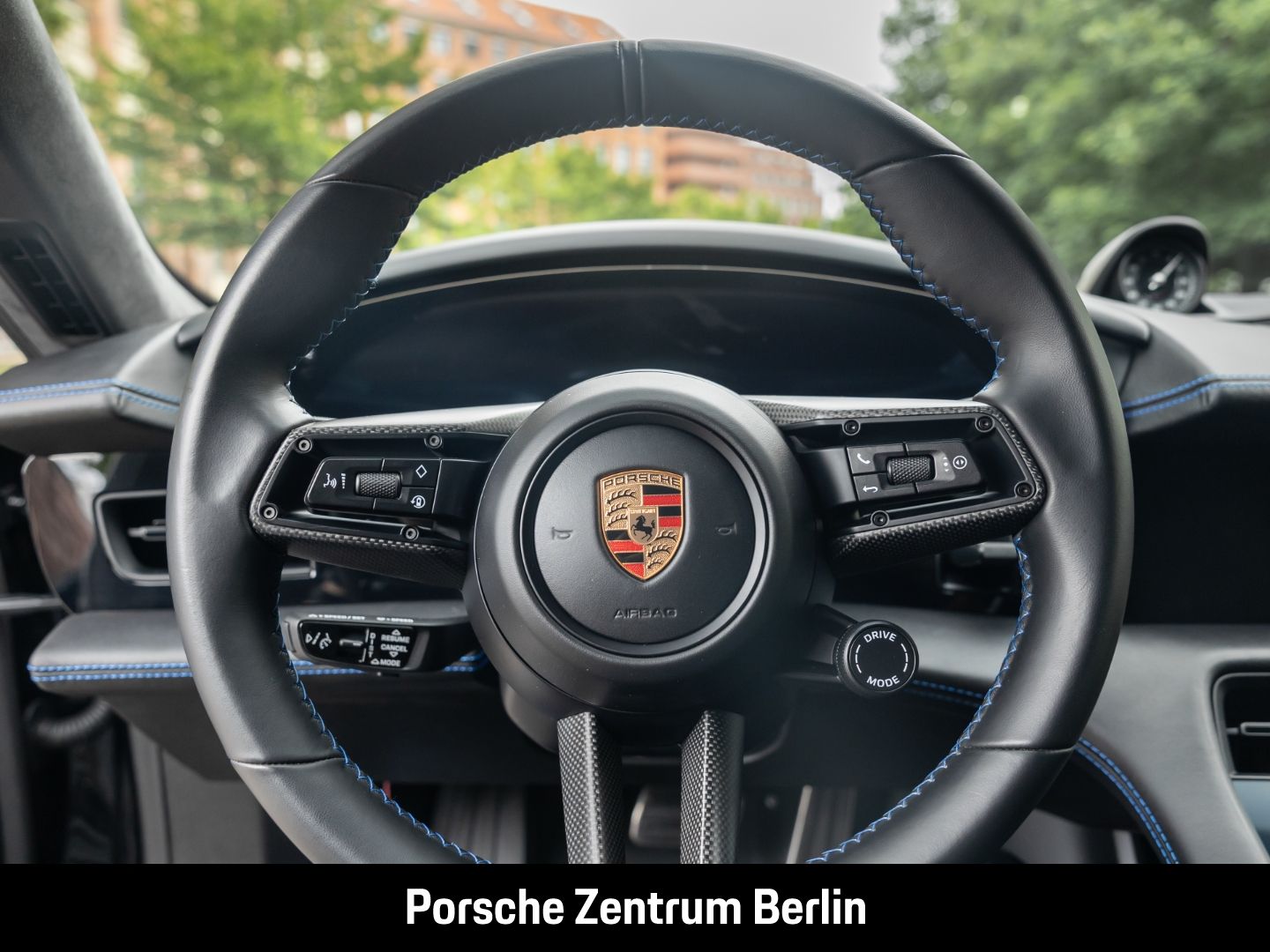 Porsche Taycan GTS HA-Lenkung InnoDrive HeadUp LEDMatrix