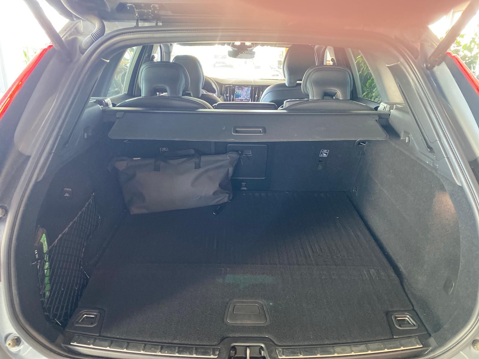 Volvo XC60 T8 Plug-In Hybrid AWD Ultimate Dark