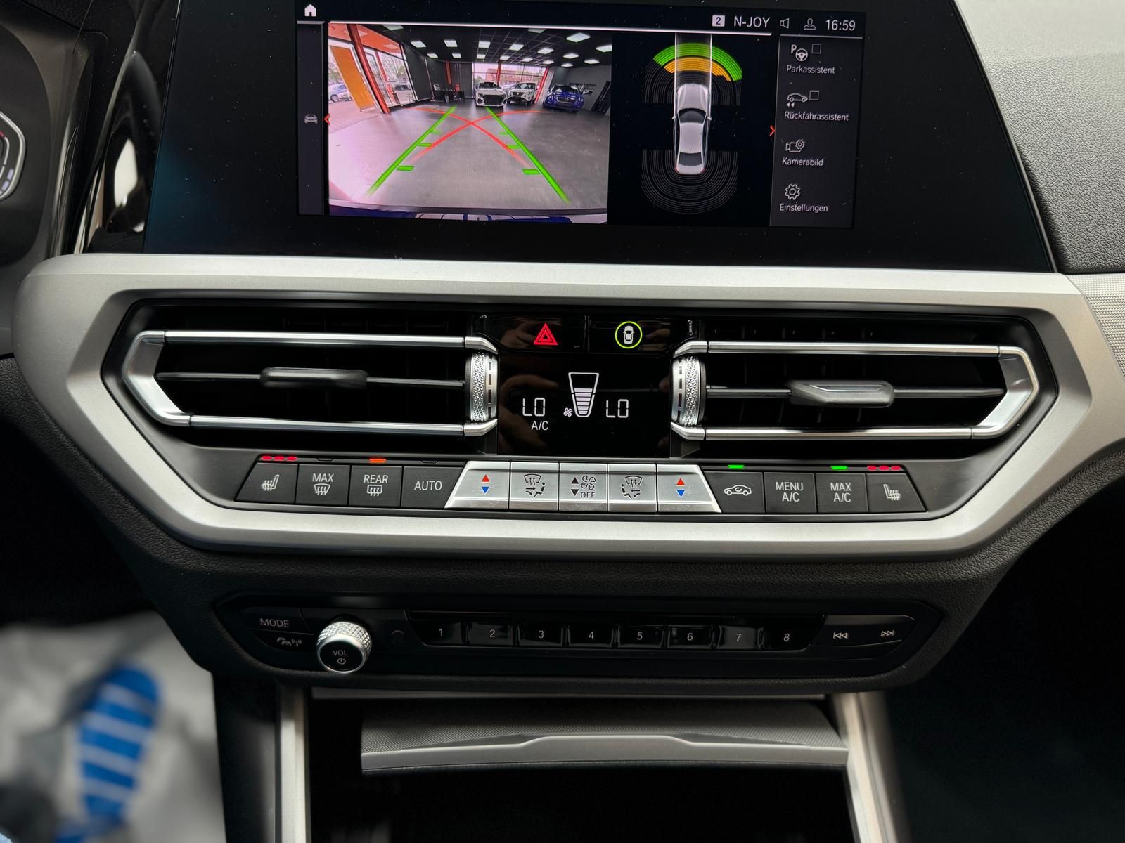 BMW 320i Advantage - Samsaru's Car Outlet