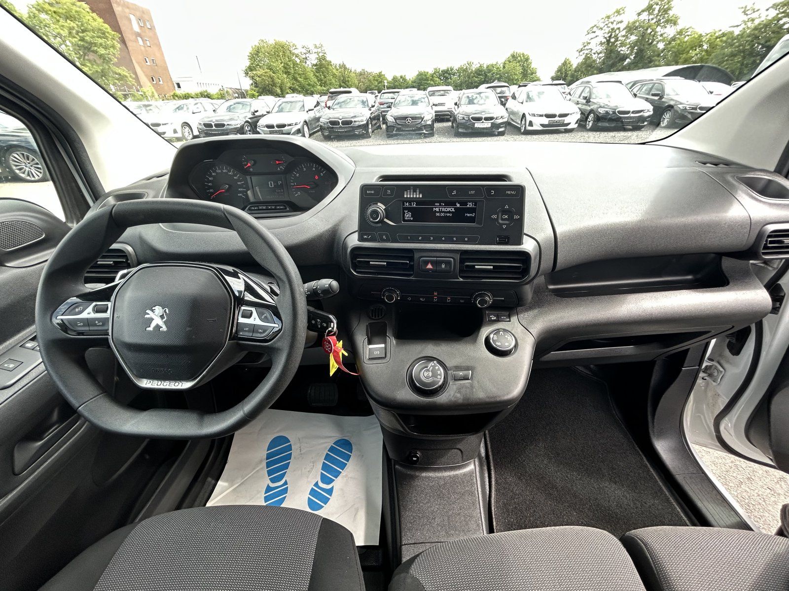 Peugeot Partner 1.5 BlueHDi - Samsaru's Car Outlet