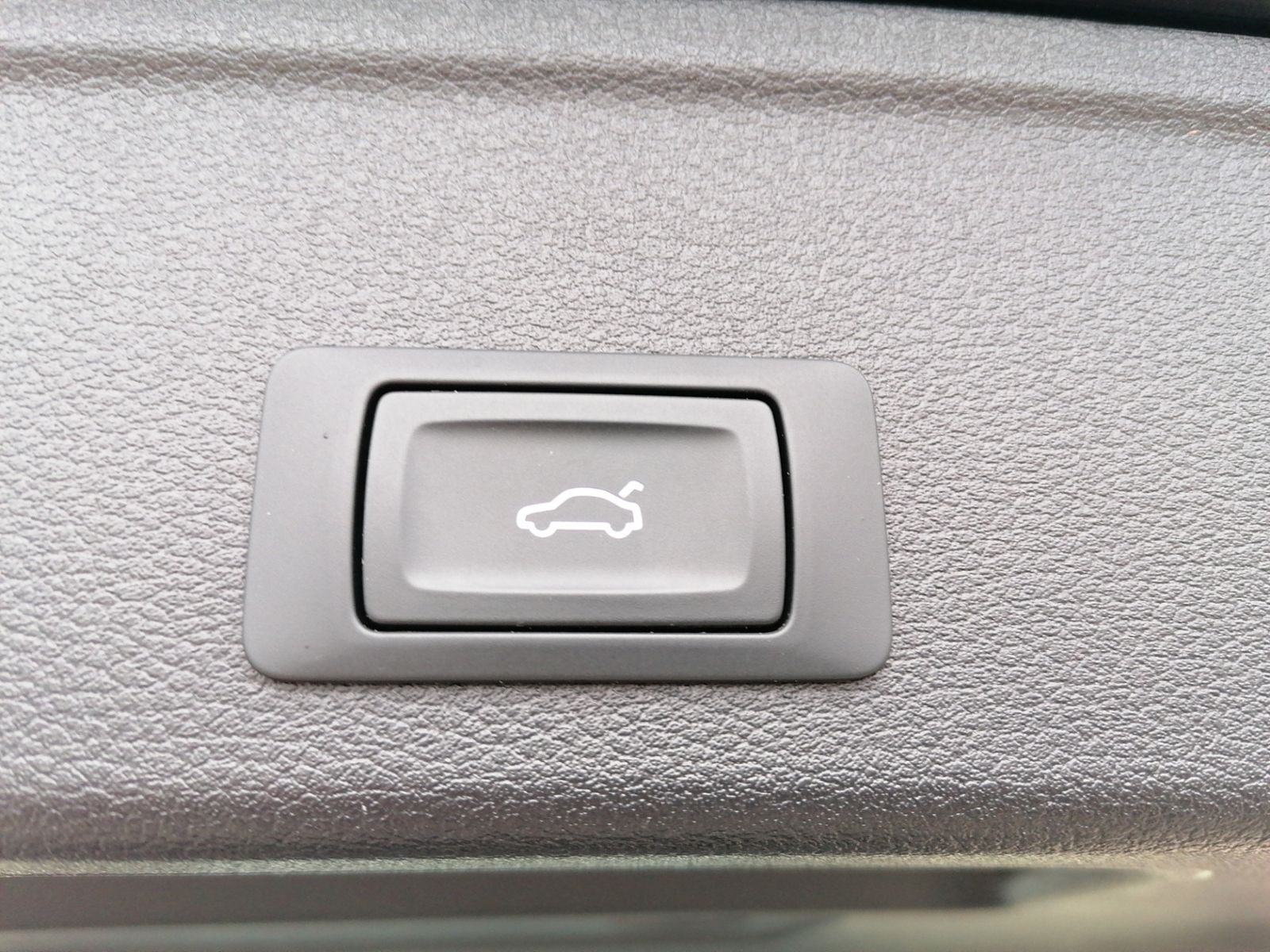 Audi A4 allroad quattro 2. 0 TFSI S tronic NAVI+AHK